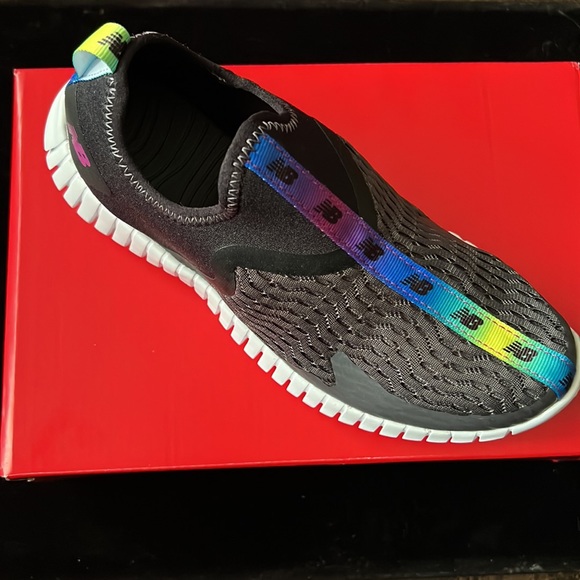 New balance girl water shoes. - Picture 3 of 4